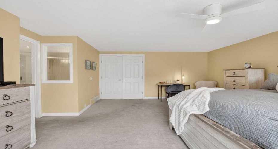 12 Wood Crescent, Calgary, Alberta T2W 4B4, 2 Bedroom Bedrooms, 0 ,4 BathroomBathrooms,Residential,For Sale,Wood,0,A2325999