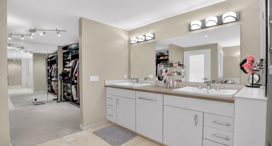 12 Wood Crescent, Calgary, Alberta T2W 4B4, 2 Bedroom Bedrooms, 0 ,4 BathroomBathrooms,Residential,For Sale,Wood,0,A2325999