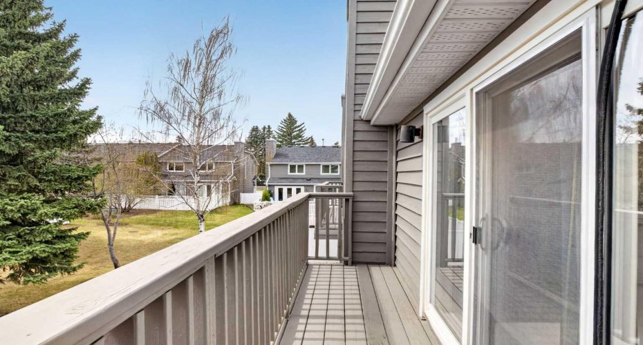 12 Wood Crescent, Calgary, Alberta T2W 4B4, 2 Bedroom Bedrooms, 0 ,4 BathroomBathrooms,Residential,For Sale,Wood,0,A2325999