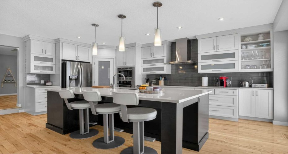12 Wood Crescent, Calgary, Alberta T2W 4B4, 2 Bedroom Bedrooms, 0 ,4 BathroomBathrooms,Residential,For Sale,Wood,0,A2325999