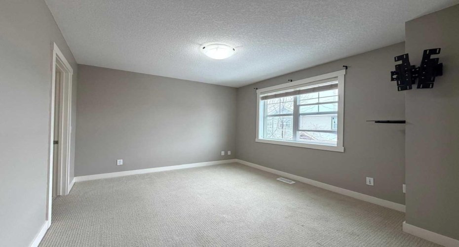 947 Mckenzie Towne Manor, Calgary, Alberta T2Z 1E1, 3 Bedroom Bedrooms, 0 ,3 BathroomBathrooms,Residential,For Sale,Mckenzie Towne,0,A2326731