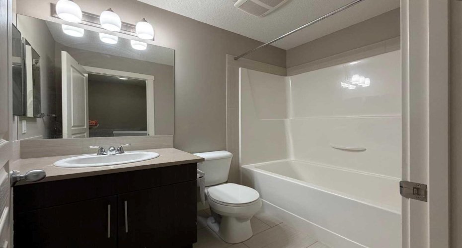947 Mckenzie Towne Manor, Calgary, Alberta T2Z 1E1, 3 Bedroom Bedrooms, 0 ,3 BathroomBathrooms,Residential,For Sale,Mckenzie Towne,0,A2326731