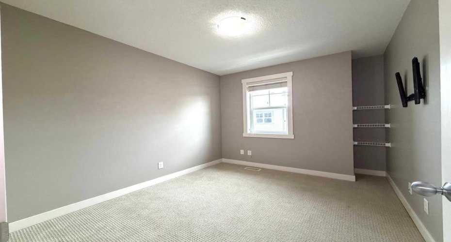 947 Mckenzie Towne Manor, Calgary, Alberta T2Z 1E1, 3 Bedroom Bedrooms, 0 ,3 BathroomBathrooms,Residential,For Sale,Mckenzie Towne,0,A2326731