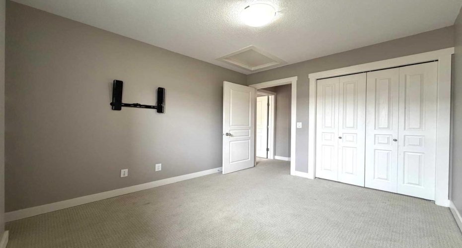 947 Mckenzie Towne Manor, Calgary, Alberta T2Z 1E1, 3 Bedroom Bedrooms, 0 ,3 BathroomBathrooms,Residential,For Sale,Mckenzie Towne,0,A2326731