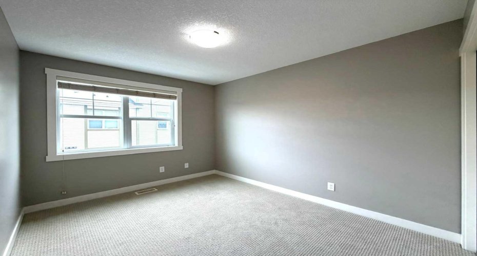 947 Mckenzie Towne Manor, Calgary, Alberta T2Z 1E1, 3 Bedroom Bedrooms, 0 ,3 BathroomBathrooms,Residential,For Sale,Mckenzie Towne,0,A2326731