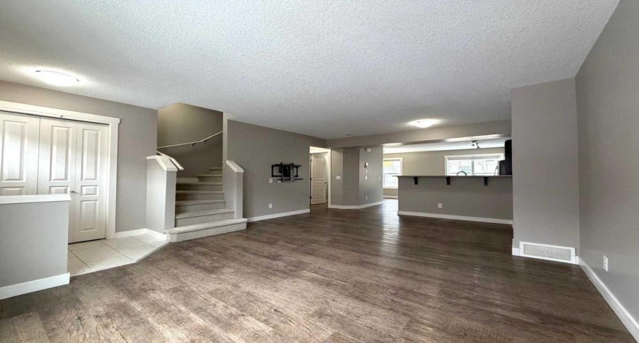 947 Mckenzie Towne Manor, Calgary, Alberta T2Z 1E1, 3 Bedroom Bedrooms, 0 ,3 BathroomBathrooms,Residential,For Sale,Mckenzie Towne,0,A2326731