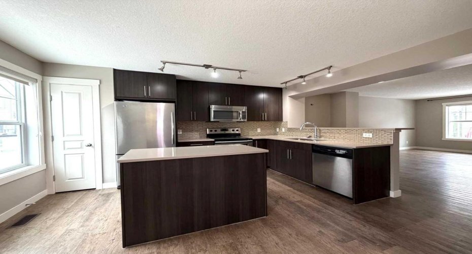 947 Mckenzie Towne Manor, Calgary, Alberta T2Z 1E1, 3 Bedroom Bedrooms, 0 ,3 BathroomBathrooms,Residential,For Sale,Mckenzie Towne,0,A2326731