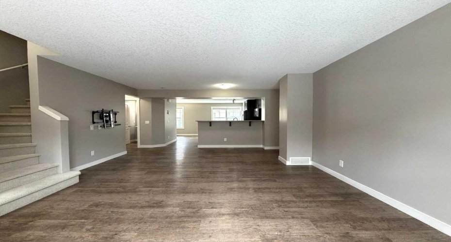 947 Mckenzie Towne Manor, Calgary, Alberta T2Z 1E1, 3 Bedroom Bedrooms, 0 ,3 BathroomBathrooms,Residential,For Sale,Mckenzie Towne,0,A2326731