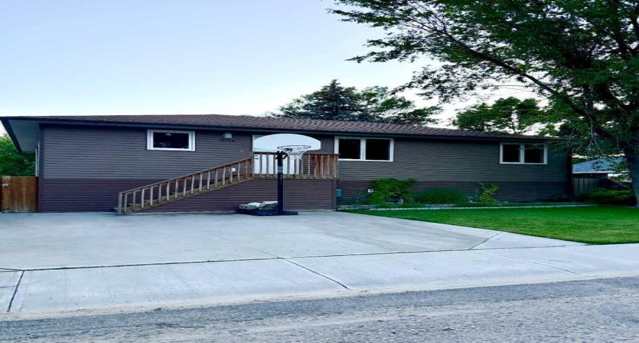 2016 14 Street, Coaldale, Alberta T1M 1C4, 5 Bedroom Bedrooms, 0 ,3 BathroomBathrooms,Residential,For Sale,14,0,A2326751