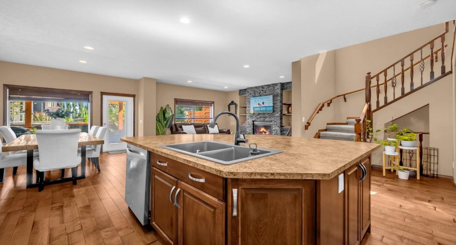 1011 Kings Heights Road, Airdrie, Alberta T4A0M5, 4 Bedroom Bedrooms, 0 ,4 BathroomBathrooms,Residential,For Sale,Kings Heights,0,A2326841