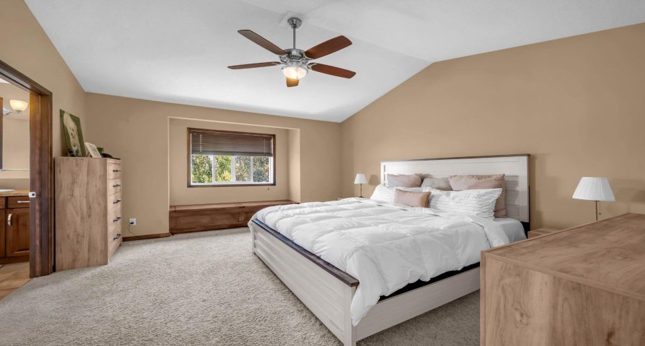1011 Kings Heights Road, Airdrie, Alberta T4A0M5, 4 Bedroom Bedrooms, 0 ,4 BathroomBathrooms,Residential,For Sale,Kings Heights,0,A2326841