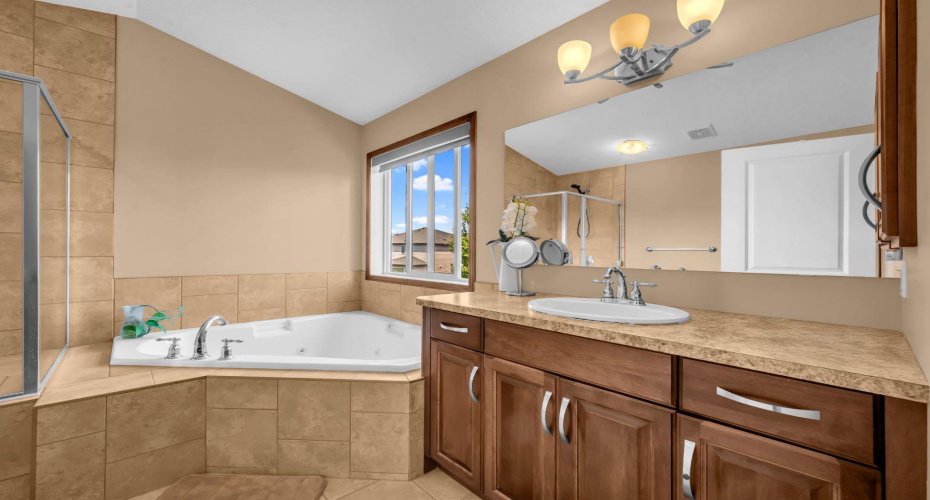 1011 Kings Heights Road, Airdrie, Alberta T4A0M5, 4 Bedroom Bedrooms, 0 ,4 BathroomBathrooms,Residential,For Sale,Kings Heights,0,A2326841