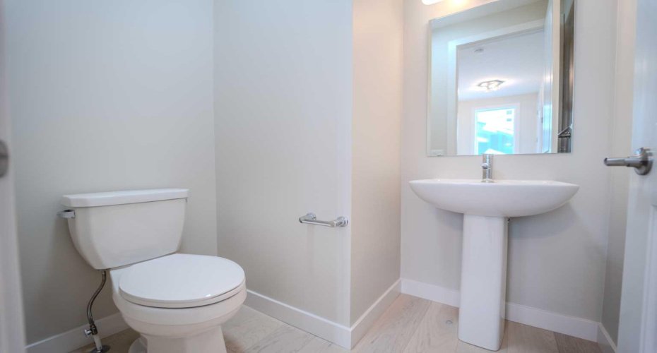 124 Waterford Way, Chestermere, Alberta T1X3A2, 3 Bedrooms Bedrooms, ,3 BathroomsBathrooms,Residential,For Sale,Waterford,A2326843