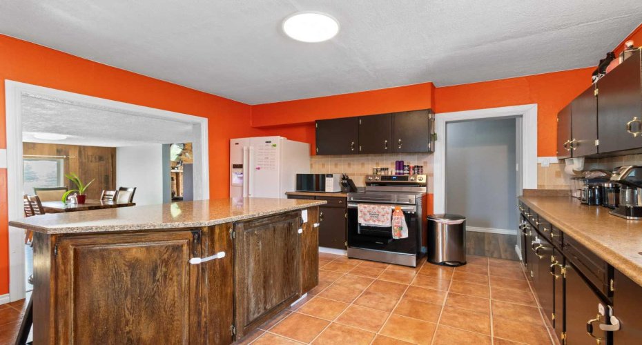 24 Main Street, Ardley, Alberta T0M 0V0, 2 Bedroom Bedrooms, 0 ,2 BathroomBathrooms,Residential,For Sale,Main Street,0,A2234335