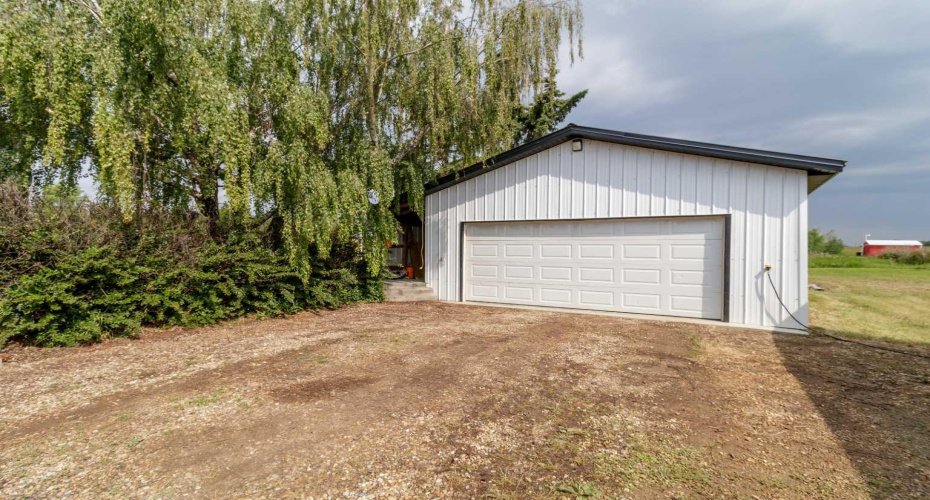 24 Main Street, Ardley, Alberta T0M 0V0, 2 Bedroom Bedrooms, 0 ,2 BathroomBathrooms,Residential,For Sale,Main Street,0,A2234335