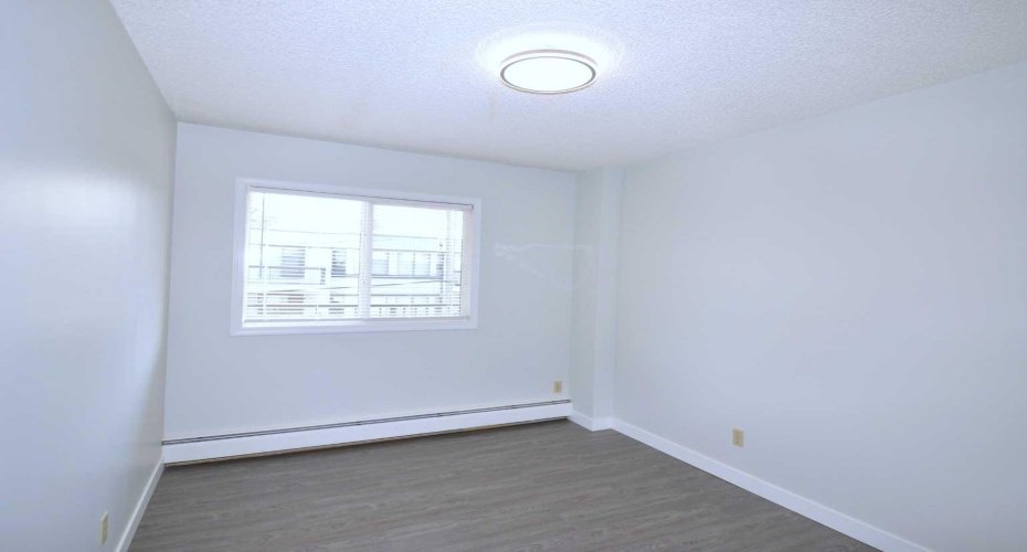 635 56 Avenue, Calgary, Alberta T2V0G9, 2 Bedroom Bedrooms, 0 ,1 BathroomBathrooms,Residential,For Sale,56,0,A2287910