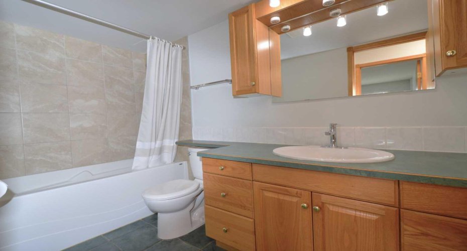635 56 Avenue, Calgary, Alberta T2V0G9, 2 Bedroom Bedrooms, 0 ,1 BathroomBathrooms,Residential,For Sale,56,0,A2287910