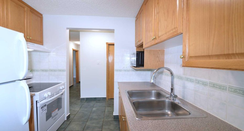 635 56 Avenue, Calgary, Alberta T2V0G9, 2 Bedroom Bedrooms, 0 ,1 BathroomBathrooms,Residential,For Sale,56,0,A2287910