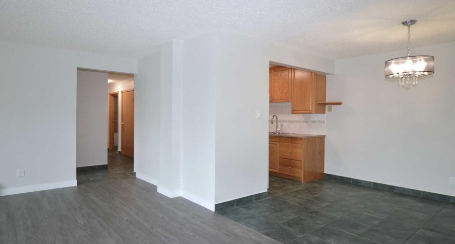 635 56 Avenue, Calgary, Alberta T2V0G9, 2 Bedroom Bedrooms, 0 ,1 BathroomBathrooms,Residential,For Sale,56,0,A2287910
