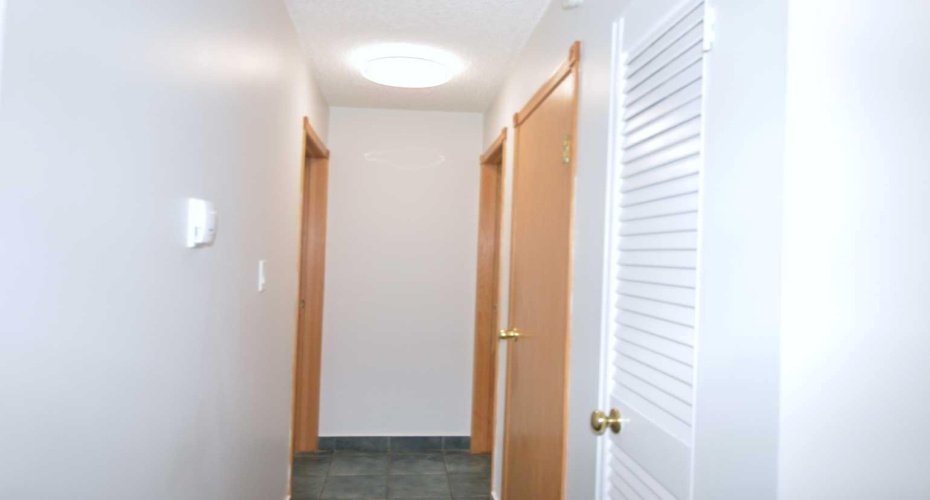 635 56 Avenue, Calgary, Alberta T2V0G9, 2 Bedroom Bedrooms, 0 ,1 BathroomBathrooms,Residential,For Sale,56,0,A2287910