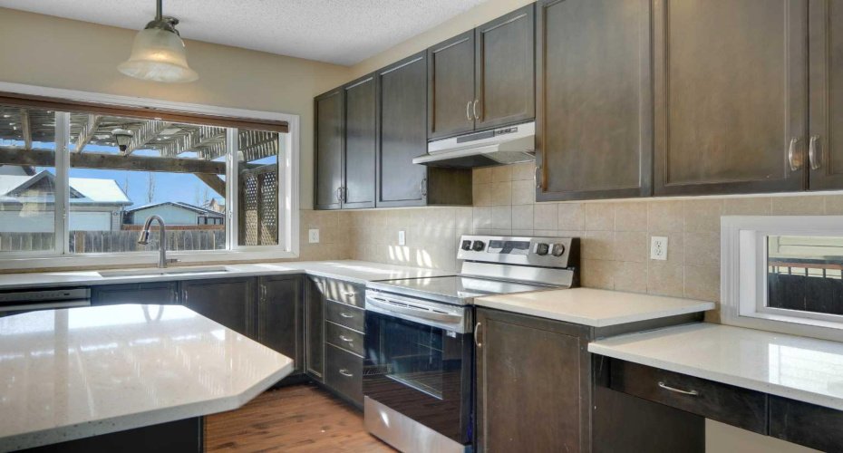 1833 New Brighton Drive, Calgary, Alberta T2Z 4N8, 4 Bedroom Bedrooms, 0 ,4 BathroomBathrooms,Residential,For Sale,New Brighton,0,A2294121