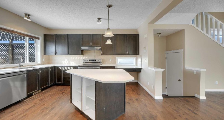 1833 New Brighton Drive, Calgary, Alberta T2Z 4N8, 4 Bedroom Bedrooms, 0 ,4 BathroomBathrooms,Residential,For Sale,New Brighton,0,A2294121