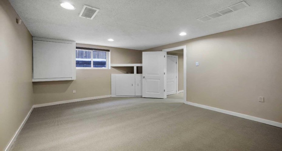 1833 New Brighton Drive, Calgary, Alberta T2Z 4N8, 4 Bedroom Bedrooms, 0 ,4 BathroomBathrooms,Residential,For Sale,New Brighton,0,A2294121