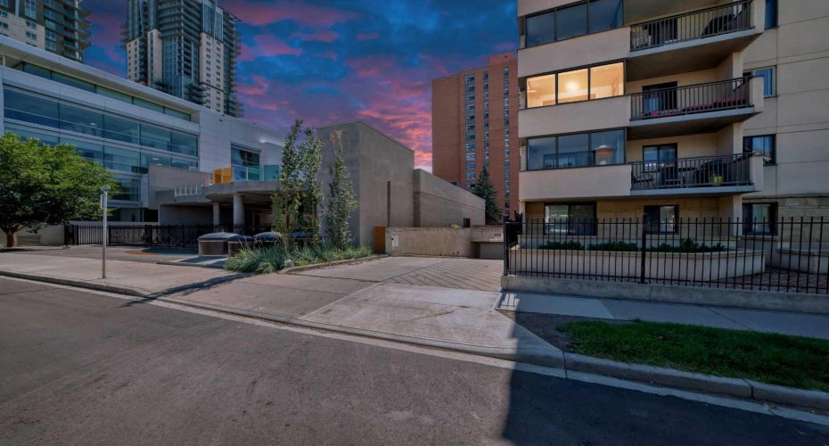 111 14 Avenue, Calgary, Alberta T2G 1C6, 1 Bedroom Bedrooms, 0 ,1 BathroomBathrooms,Residential,For Sale,14,0,A2311354
