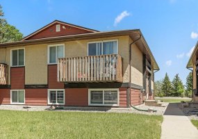 5 Acadia Road, Lethbridge, Alberta T1K 4C1, 2 Bedroom Bedrooms, 0 ,1 BathroomBathrooms,Residential,For Sale,Acadia,0,A2319104