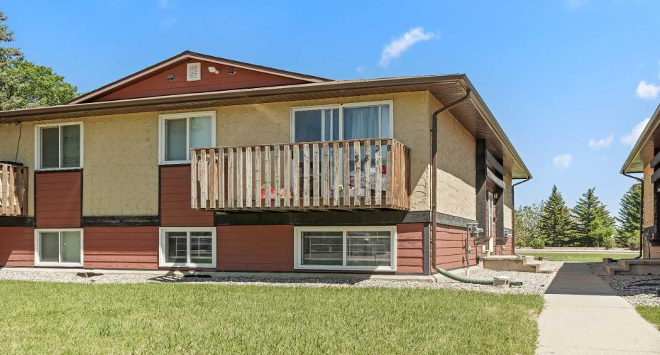 5 Acadia Road, Lethbridge, Alberta T1K 4C1, 2 Bedroom Bedrooms, 0 ,1 BathroomBathrooms,Residential,For Sale,Acadia,0,A2319104