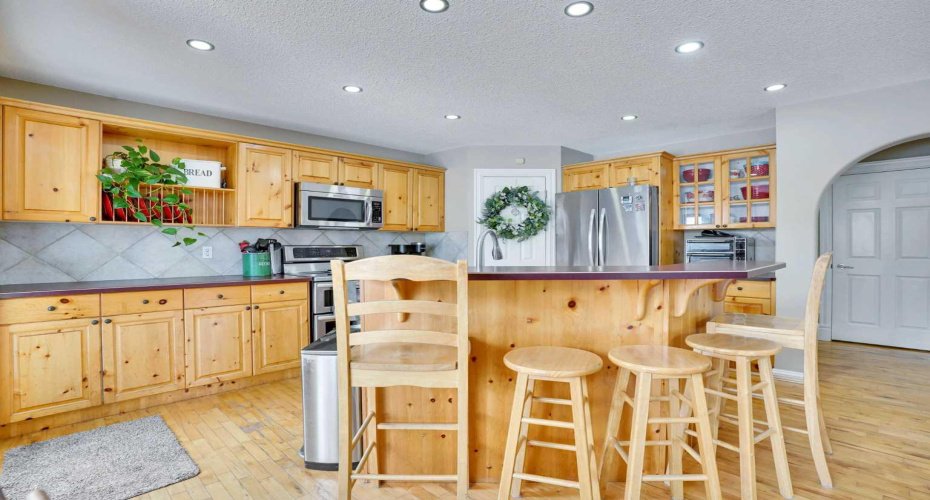 251 Lakeview Cove, Chestermere, Alberta T1X 1E7, 3 Bedrooms Bedrooms, ,4 BathroomsBathrooms,Residential,For Sale,Lakeview,A2319210