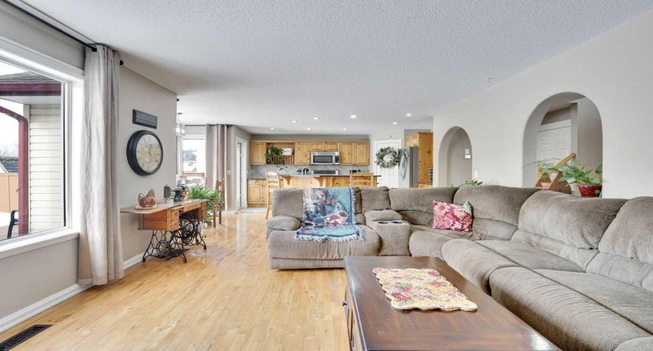 251 Lakeview Cove, Chestermere, Alberta T1X 1E7, 3 Bedrooms Bedrooms, ,4 BathroomsBathrooms,Residential,For Sale,Lakeview,A2319210