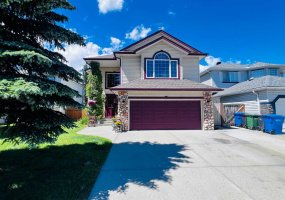 251 Lakeview Cove, Chestermere, Alberta T1X 1E7, 3 Bedrooms Bedrooms, ,4 BathroomsBathrooms,Residential,For Sale,Lakeview,A2319210 251 Lakeview Cove, Chestermere, Alberta T1X 1E7, 3 Bedrooms Bedrooms, ,4 BathroomsBathrooms,Residential,For Sale,Lakeview,A2319210