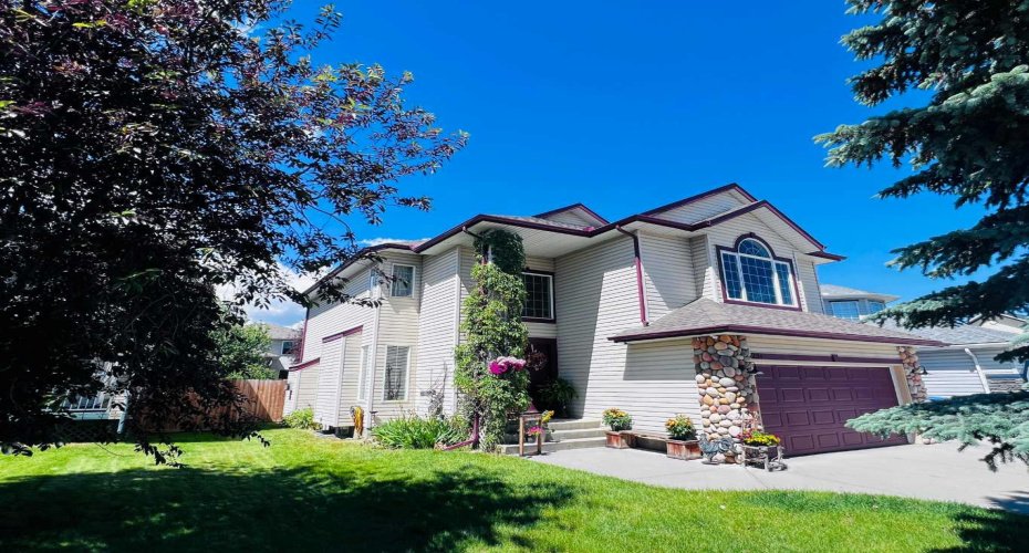 251 Lakeview Cove, Chestermere, Alberta T1X 1E7, 3 Bedrooms Bedrooms, ,4 BathroomsBathrooms,Residential,For Sale,Lakeview,A2319210