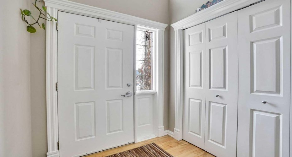 251 Lakeview Cove, Chestermere, Alberta T1X 1E7, 3 Bedrooms Bedrooms, ,4 BathroomsBathrooms,Residential,For Sale,Lakeview,A2319210
