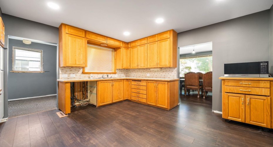 121 5 Street, Medicine Hat, Alberta T1A 0M4, 3 Bedroom Bedrooms, 0 ,1 BathroomBathrooms,Residential,For Sale,5,0,A2326585