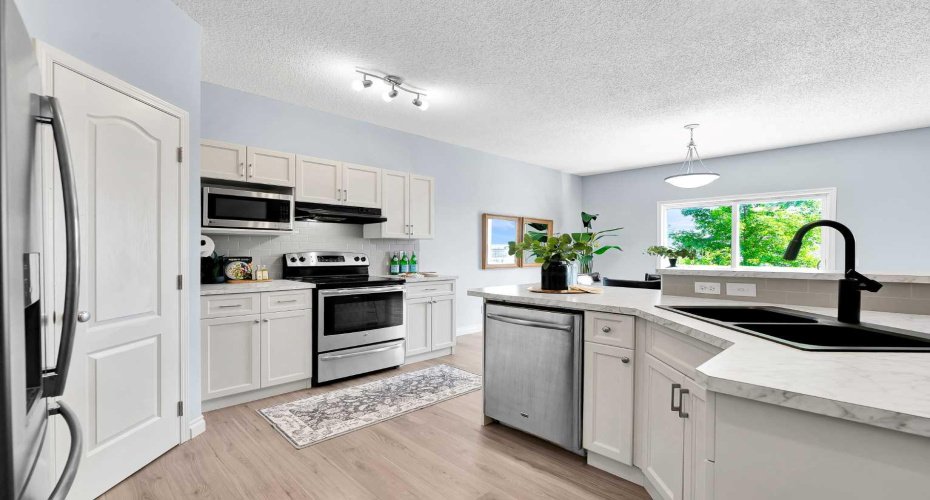 71 Westmount Circle, Okotoks, Alberta T1S 0B7, 3 Bedrooms Bedrooms, ,3 BathroomsBathrooms,Residential,For Sale,Westmount,A2326605