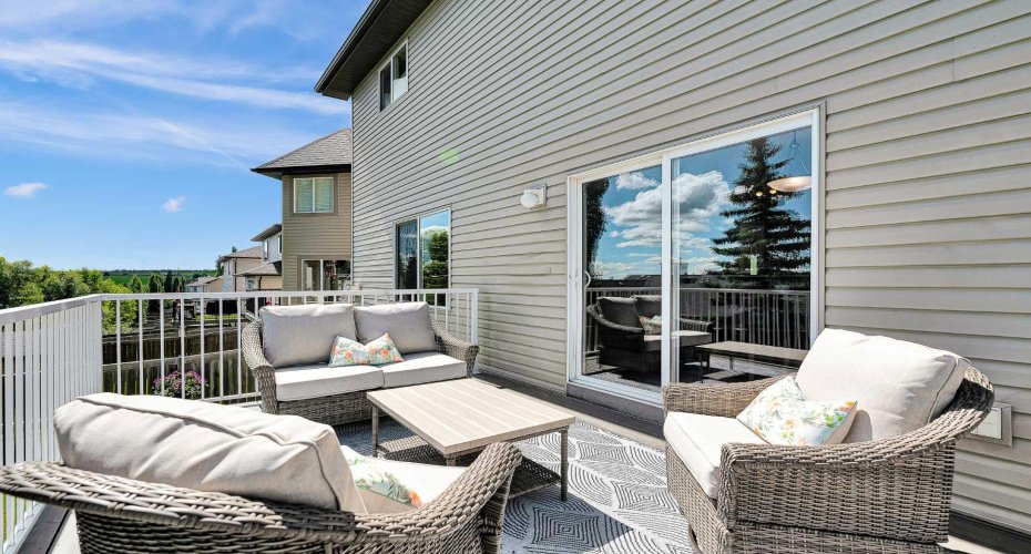71 Westmount Circle, Okotoks, Alberta T1S 0B7, 3 Bedrooms Bedrooms, ,3 BathroomsBathrooms,Residential,For Sale,Westmount,A2326605
