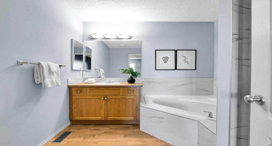 71 Westmount Circle, Okotoks, Alberta T1S 0B7, 3 Bedrooms Bedrooms, ,3 BathroomsBathrooms,Residential,For Sale,Westmount,A2326605
