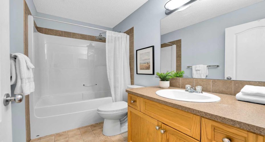 71 Westmount Circle, Okotoks, Alberta T1S 0B7, 3 Bedrooms Bedrooms, ,3 BathroomsBathrooms,Residential,For Sale,Westmount,A2326605