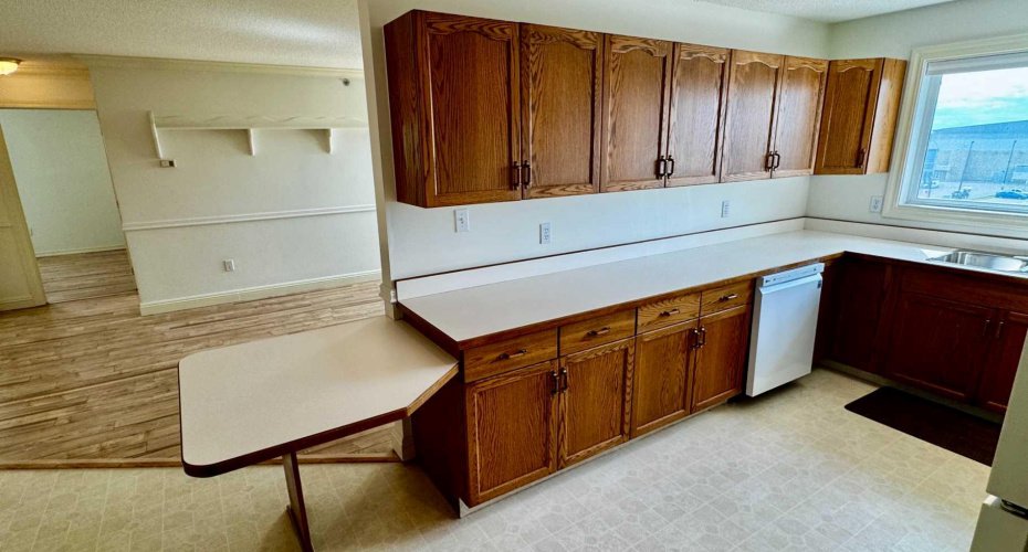 9919 99 Avenue, Grande Prairie, Alberta T8V 0R6, 2 Bedroom Bedrooms, 0 ,2 BathroomBathrooms,Residential,For Sale,99,0,A2326614