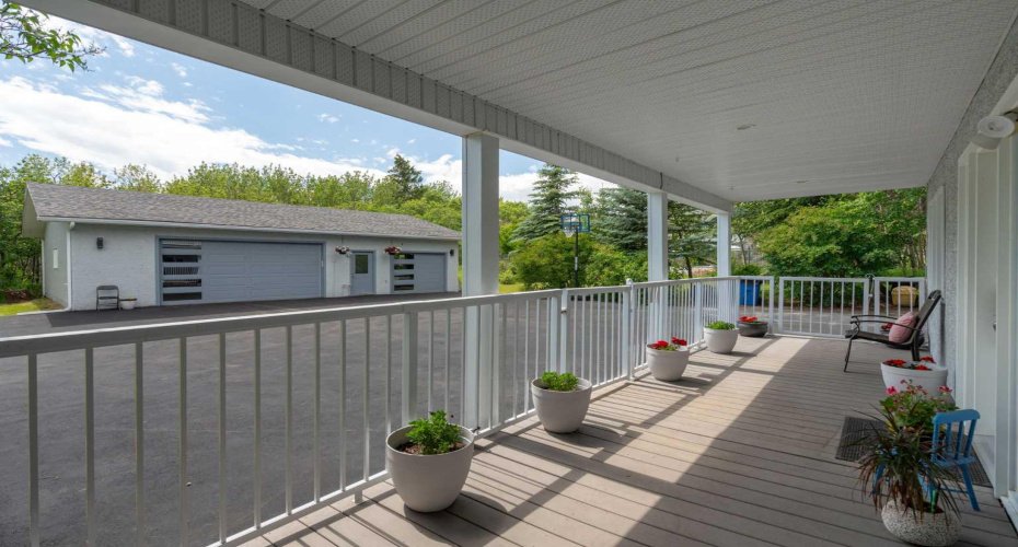 Lower Deck- Separate Entrance