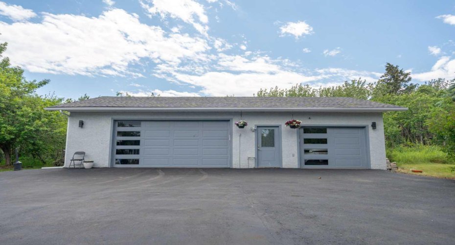 Triple Car Detached Garage