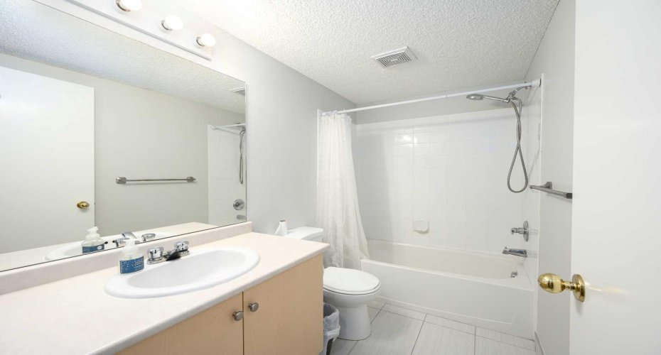 2nd Bathroom