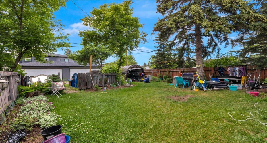 4347 70 Street, Calgary, Alberta T3B2K4, 3 Bedroom Bedrooms, 0 ,2 BathroomBathrooms,Residential,For Sale,70,0,A2326727