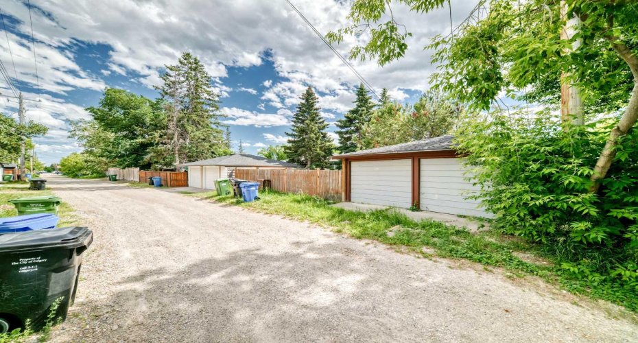 4832 Worcester Drive, Calgary, Alberta T3C3L6, 5 Bedroom Bedrooms, 0 ,2 BathroomBathrooms,Residential,For Sale,Worcester,0,A2326753