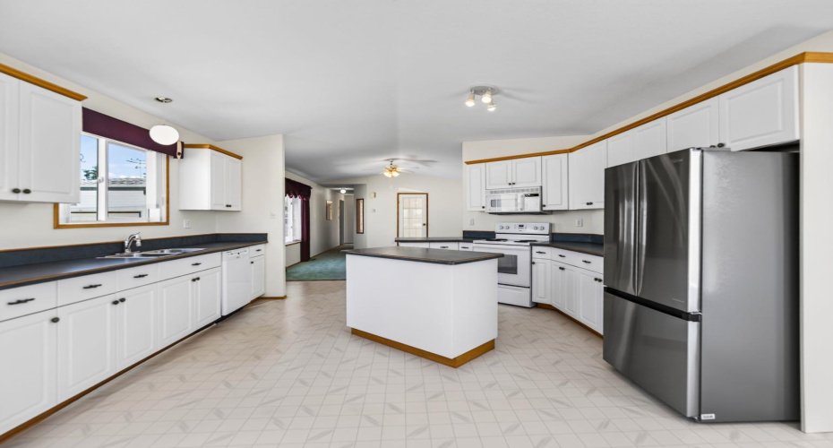 37534 England Way, Rural Red Deer County, Alberta T4S2C3, 2 Bedroom Bedrooms, 0 ,2 BathroomBathrooms,Mobile,For Sale,England,0,A2326764