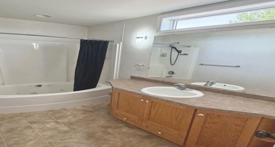 10615 88 Street, Grande Prairie, Alberta T8X 1P5, 3 Bedroom Bedrooms, 0 ,2 BathroomBathrooms,Mobile,For Sale,88,0,A2326765