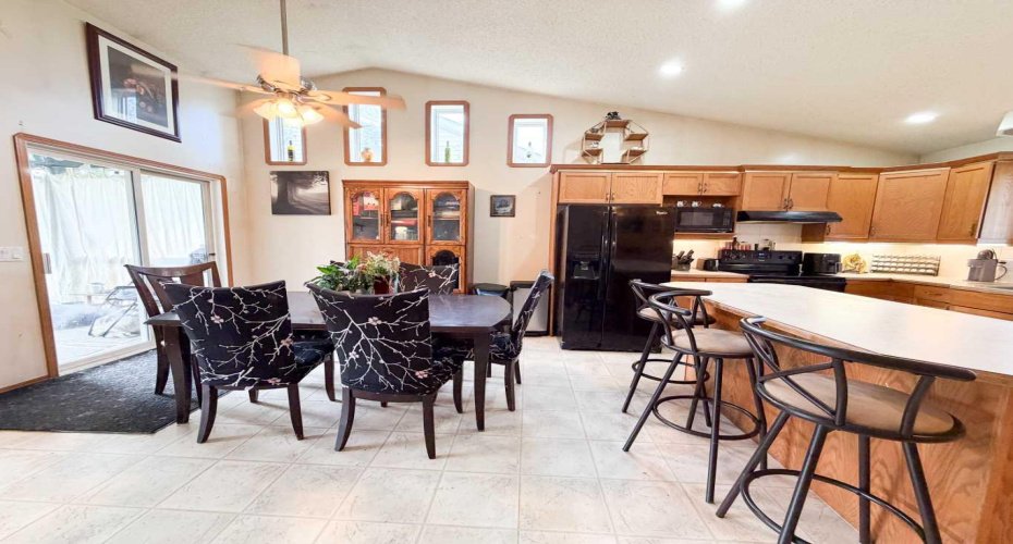 64 Park Circle, Whitecourt, Alberta T7S1S7, 5 Bedroom Bedrooms, 0 ,2 BathroomBathrooms,Residential,For Sale,Park,0,A2326777