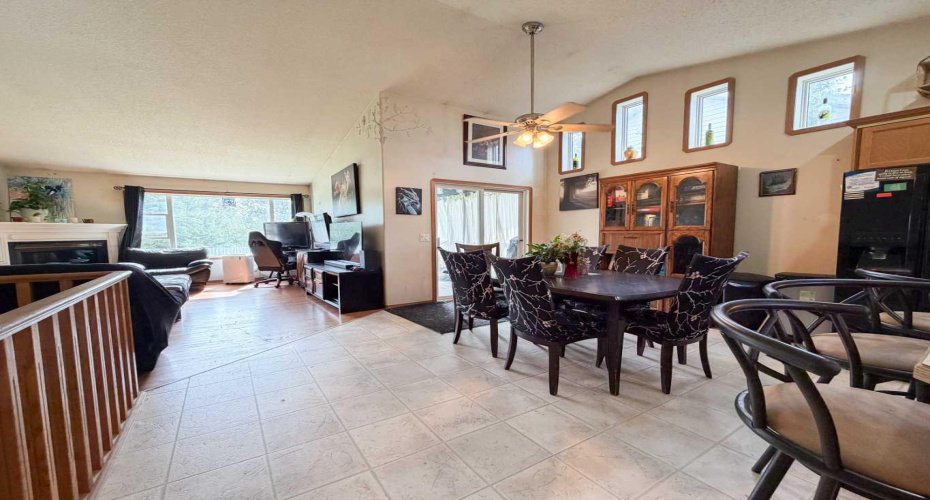 64 Park Circle, Whitecourt, Alberta T7S1S7, 5 Bedroom Bedrooms, 0 ,2 BathroomBathrooms,Residential,For Sale,Park,0,A2326777